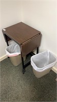 Stand & 2 Trash Cans