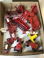 FLAT OF 12 CASE IH TOYS
