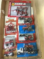 FLAT OF 8 CASE IH TOYS