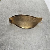 Vintage Giovanni Signed Gold Tone Leaf Brooch