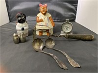 Grouping of Assorted Vintage Kitchenalia