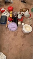 Lot of Assorted Kitchen Items