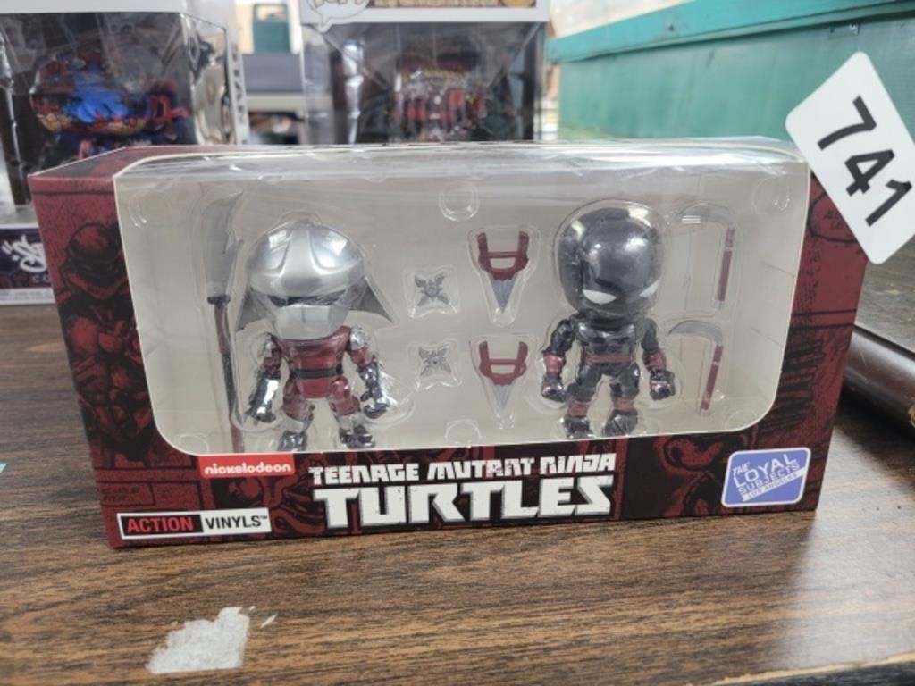 TEENAGE MUTANT NINJA TURTLES ACTION VINYLS, NEW