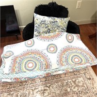 Modern Quilt w/ Pillows
