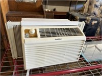 WINDOW AIR CONDITIONER