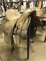 Antique 16' Saddle