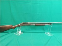 Winchester Model 1897, 12g shotgun.