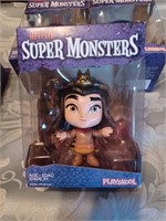 Netflix Super Monsters Cleo Graves Collectible 4 i