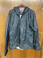 Patagonia Men’s size Large Raincoat with hood