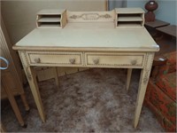 French provincial desk. Matches 191 and 197.