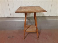 Vintage Accent Table 20"x20" and 28" tall