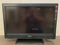 Sony Bravia Model KDL-32S3000 32" LCD TV w/ Remote