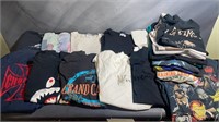 19 men’s graphic shirts sizes small-x large