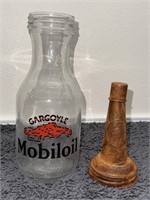 RARE ANTIQUE MOBILOIL GARGOYLE 1qt GLASS OIL BOTTL