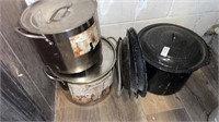 2 Stock pots and canner lids