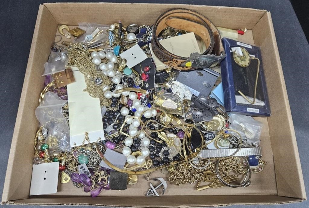 (CC) Mixed Lot Of Costume Jewelry Includes A