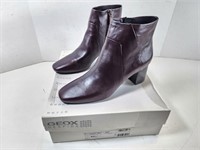 NEW Geox: Symphony Burgundy Boots (Size: 9.5)
