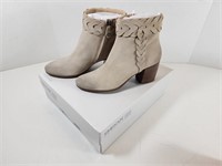 NEW Geox: Lucinda Taupe Boots (Size: 9.5)