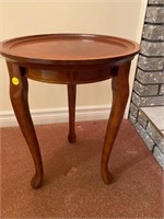 SMALL ROUND SOLID WOOD SIDE TABLE