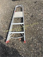 A FRAME ALUMINUM PAINTING LADDER