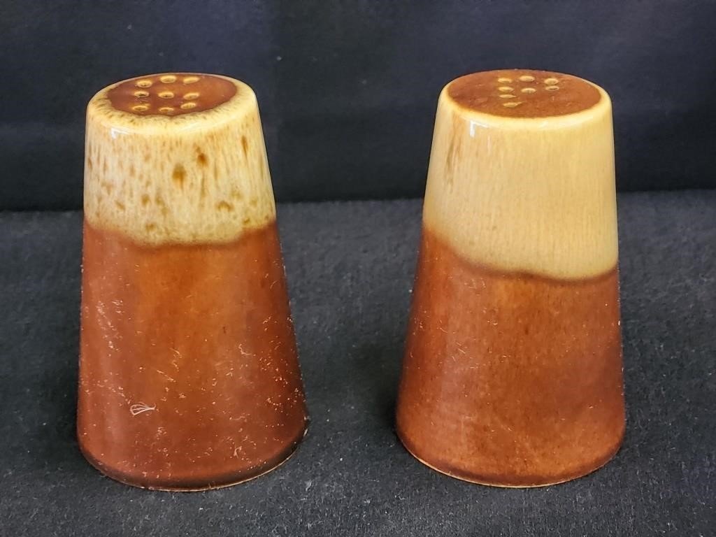 VINTAGE USA BROWN DRIP GLAZE SALT & PEPPER SHAKERS