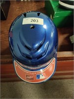 New batting helmet, fits sizes 6.5 to 7.5