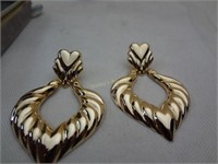 Pair Of 14Kt Dangle Earrings 6G