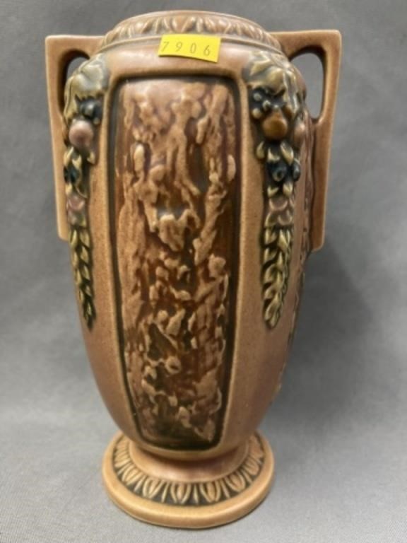 Unmarked Roseville Florentine Pattern Vase