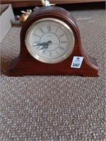 Linden quartz clock