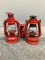 2 Small Lanterns   Glass cracked on one