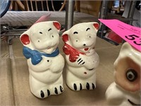 VTG SHAWNEE POTTERY SALT PEPPER SHAKERS