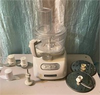 LikeNew Nice Kitchen Aid Food Processor w/attachm