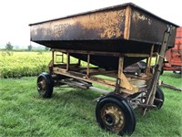 Ebersol 150 Gravity Bin on Otaco Wooden Wagon