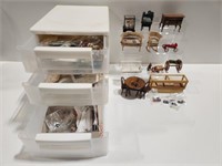 Doll House Miniatures: Furniture, Artwork
