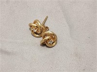 14K 3.1G KNOT EARRINGS WITH DIAMOND