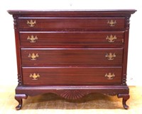 Vintage mahogany 4 drawer dresser, see photos