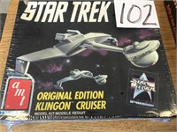 1991 STAR TREK KLINGON CRUISER MODEL