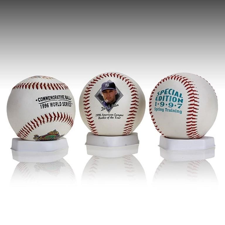 Derek Jeter – New York Yankees Set of 3 Baseballs