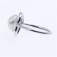 Stunning White Pearl Ring - Size 8