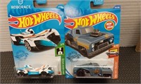 Hot Wheels-GREEN SPEED. HOT TRUCKS