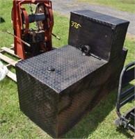100 GALLON DIESEL TANK WITH TOOL BOX ON TOP