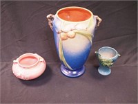 Three pieces Roseville pottery: Columbine