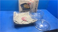 Pyrex w lid and fabric holder in box