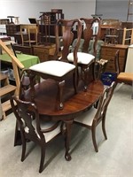 Gorgeous American Drew dining table and 6 chairs