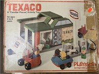 VINTAGE PLAYSKOOL TEXACO GAS STATION