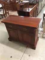 Stunning Thomasville server with lift top.