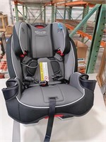 Graco 3 in 1 car seat turns and twist