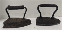 (AT) Lot of Antique Cast Iron Irons