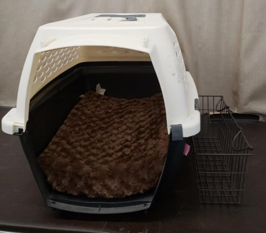 PetCo Pet Carrier w/ Pad & Wire Basket.