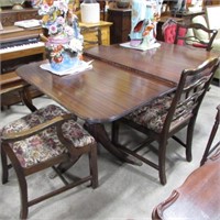 MAH DBL PED DINING TABLE W/ 4 CHAIRS & 12" LEAF